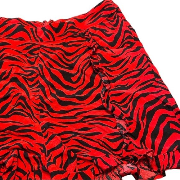 Sunday BEST Aritzia Gemma ruffle zebra print shorts - Picture 3 of 8